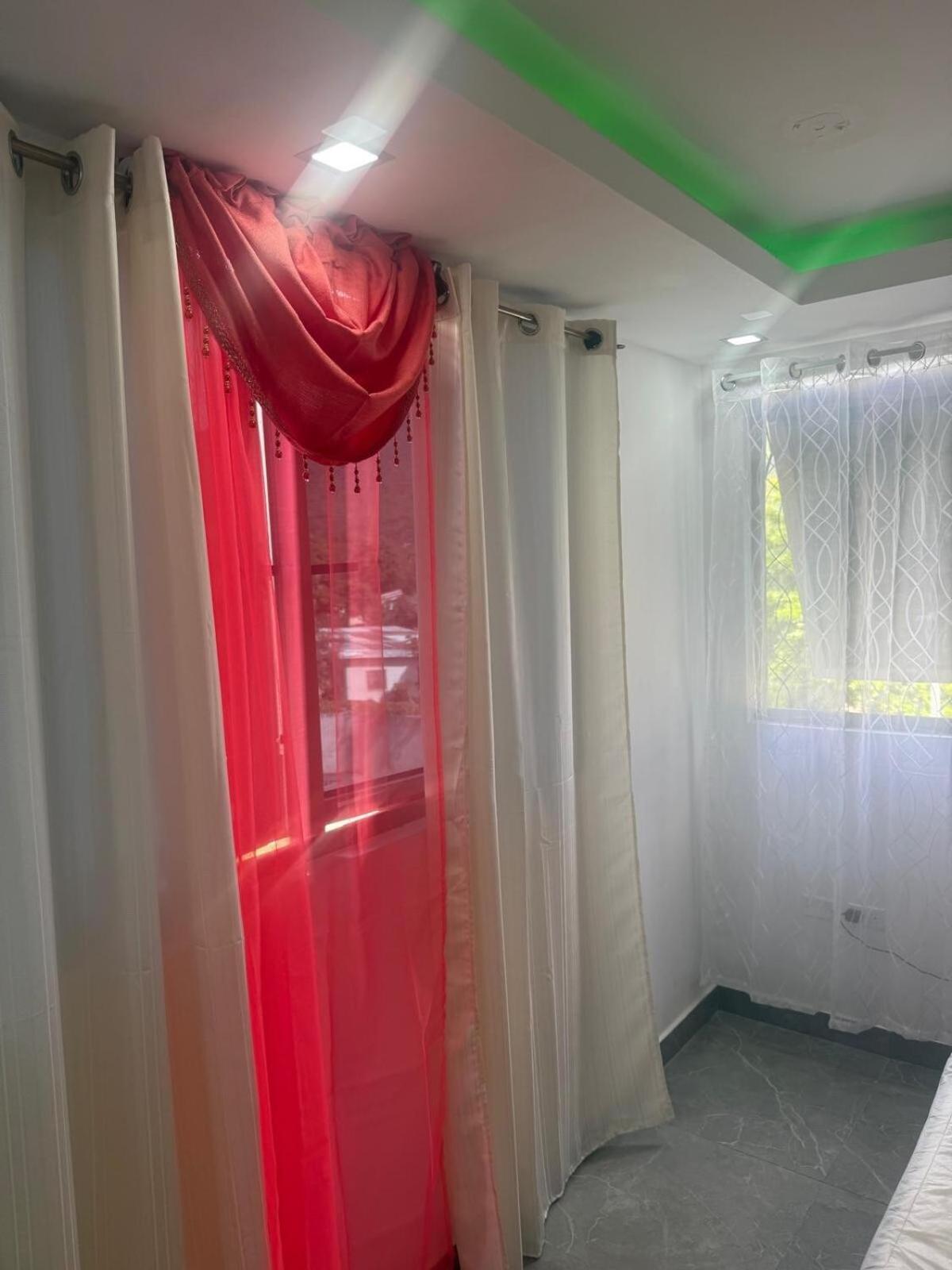 Luxury And Cozy Oasis W 24Hrs Pool Access At The Vineyard Kingston Apartment Exterior photo